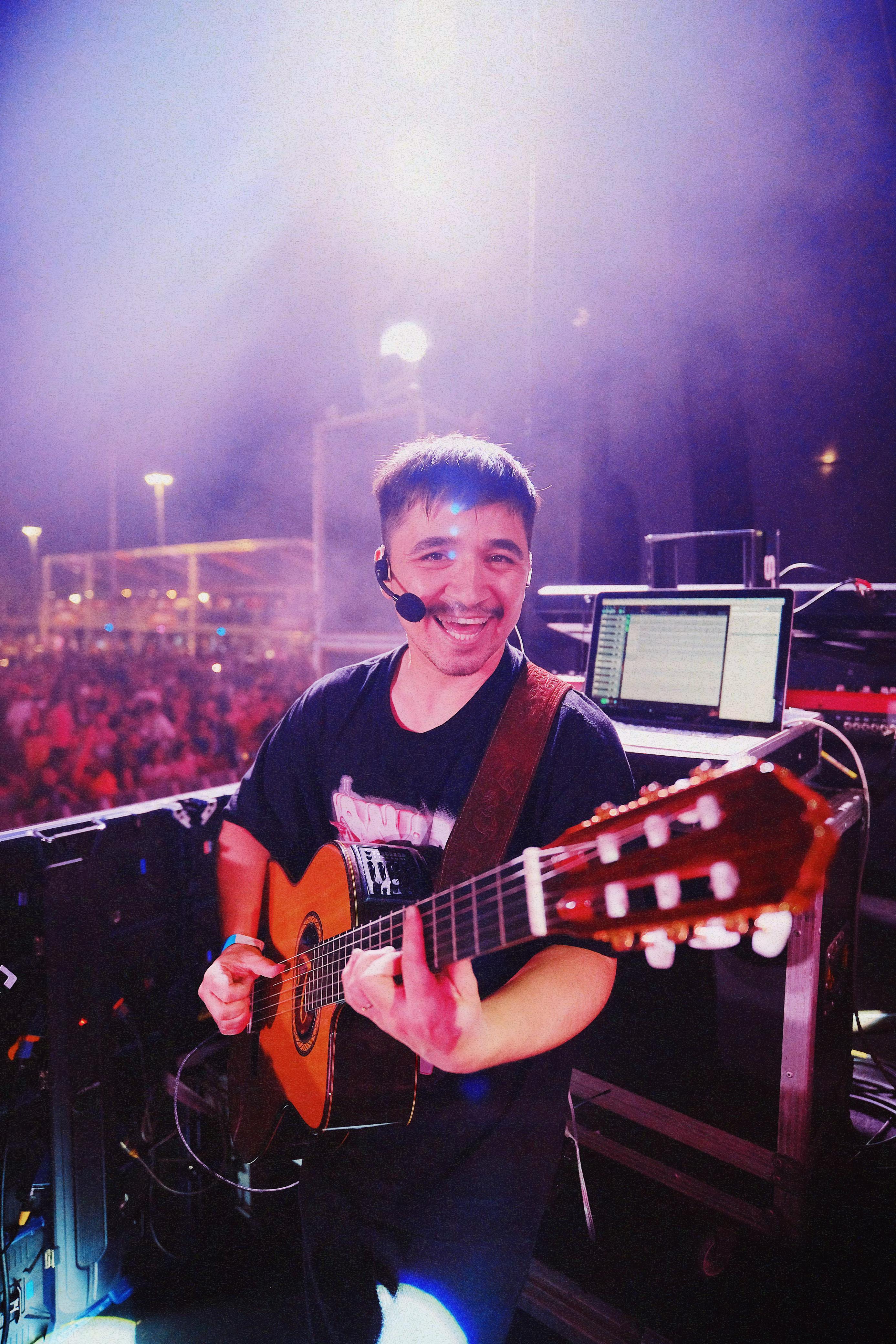 Carlos Jr com artistas